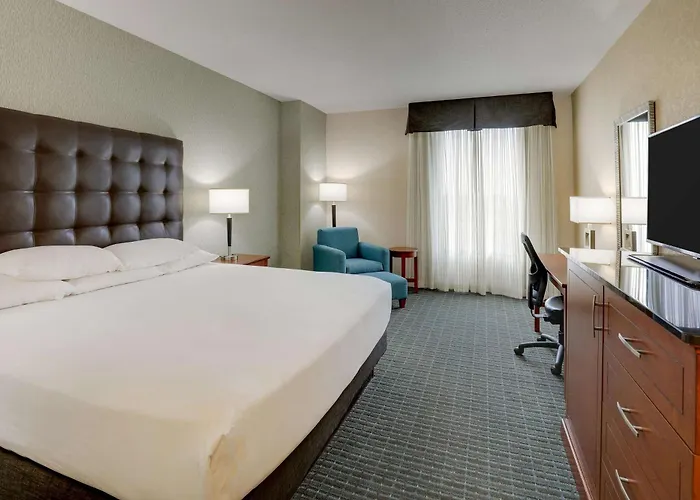 Drury & Phoenix Fashion Center Hotel 4*
