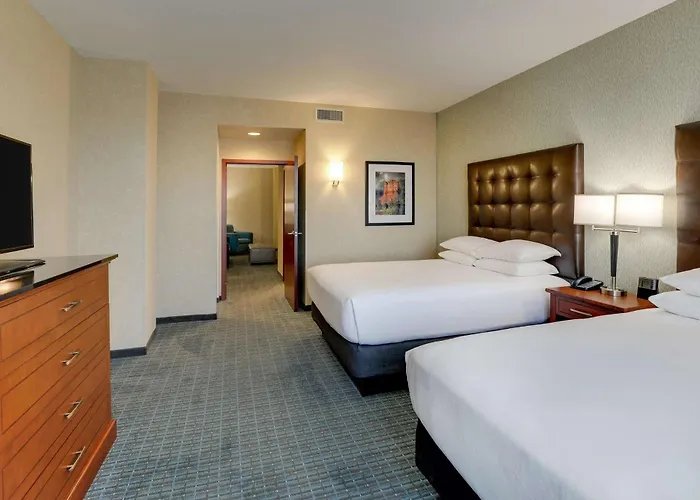 Hotel Drury & Phoenix Fashion Center Chandler