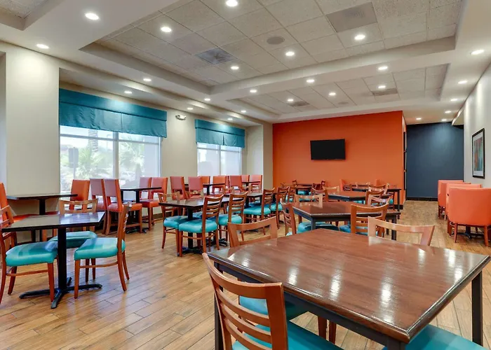 Drury & Phoenix Fashion Center Hotel 4*