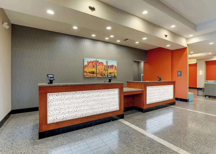 Hotel Drury & Phoenix Fashion Center