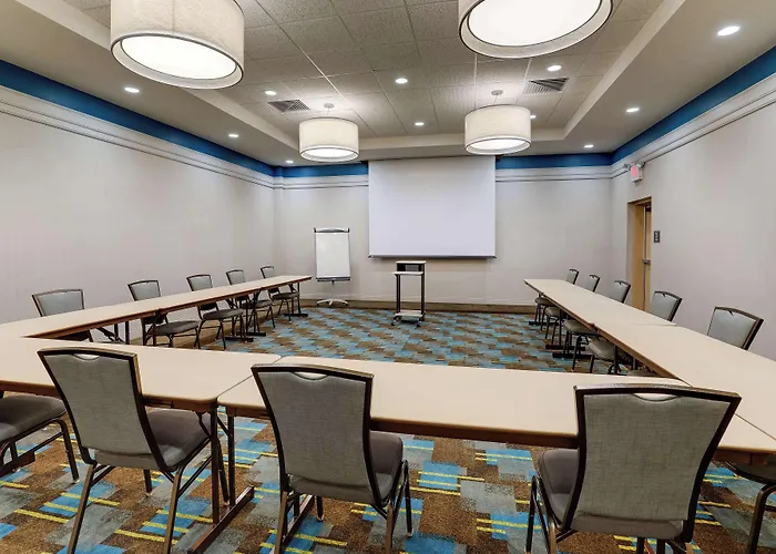 Drury & Phoenix Fashion Center Hotel 4*