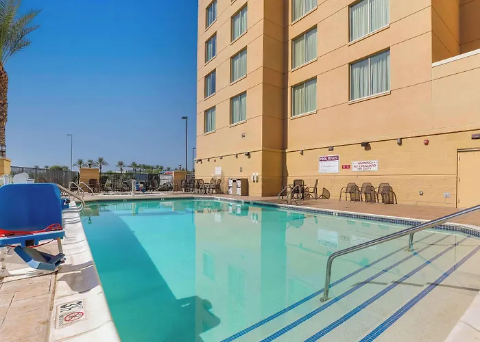 Hotel Drury & Phoenix Fashion Center 4*