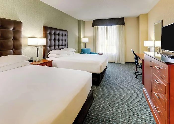 Hotel Drury & Phoenix Fashion Center