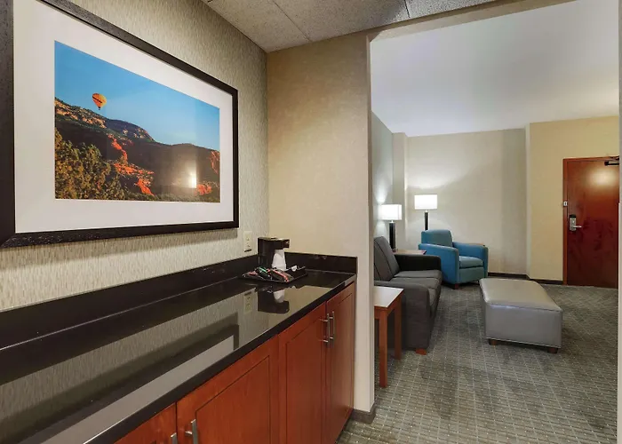 Drury & Phoenix Fashion Center Hotel