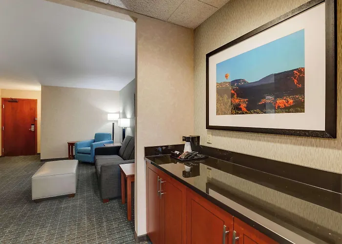 Hotel Drury & Phoenix Fashion Center Chandler
